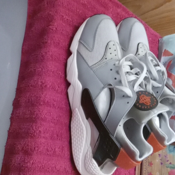 Nike shoes like brand new hardly worn size 10 1/2 men's - Picture 5 of 6